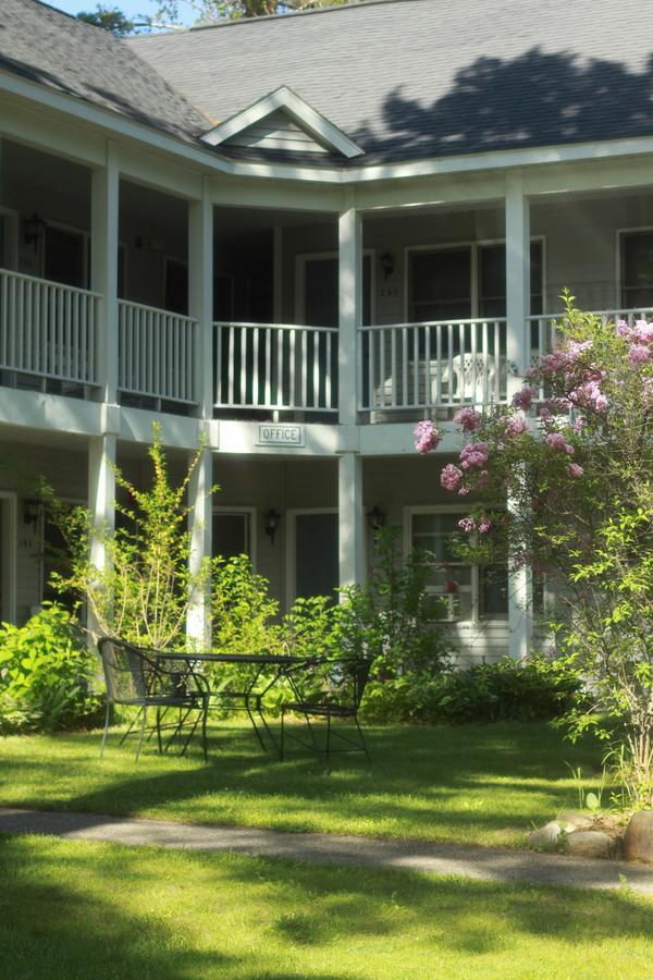 The M-22 Inn Glen Arbor Extérieur photo