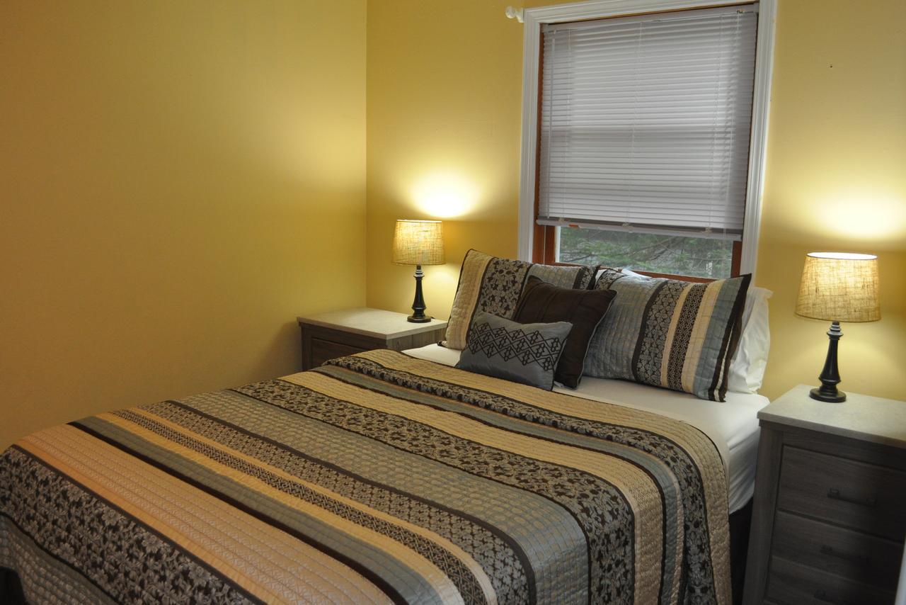 The M-22 Inn Glen Arbor Extérieur photo
