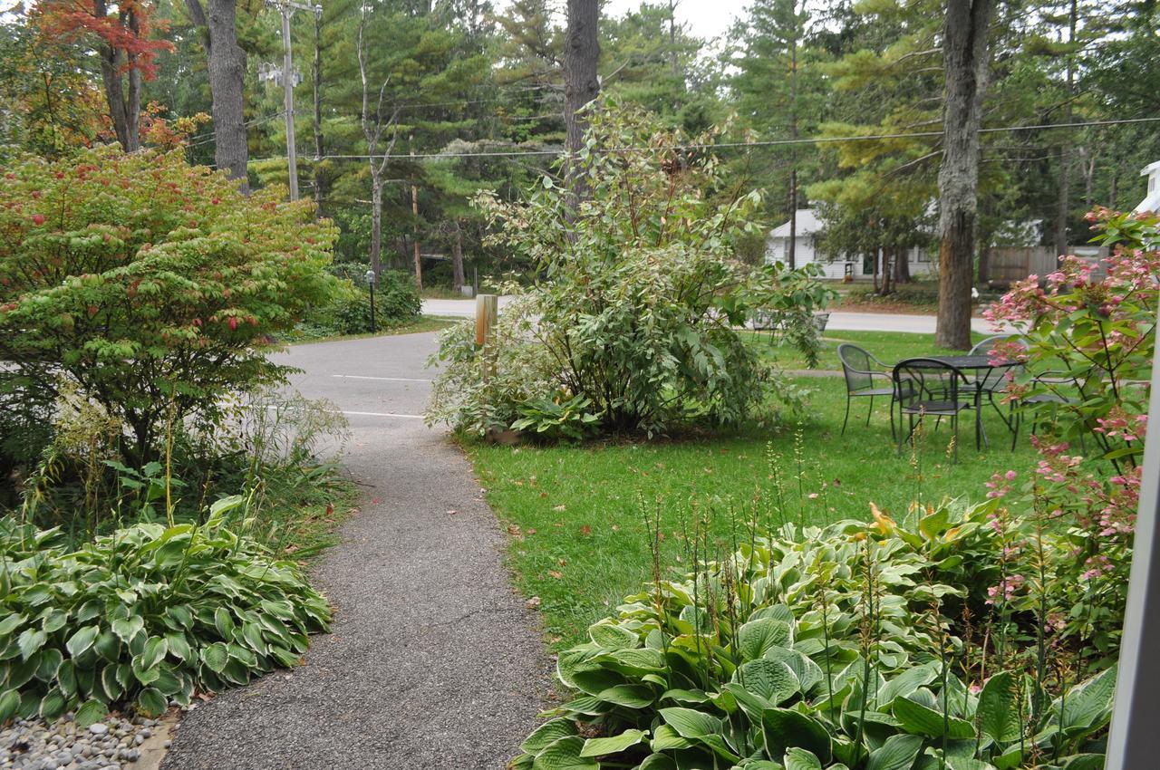 The M-22 Inn Glen Arbor Extérieur photo