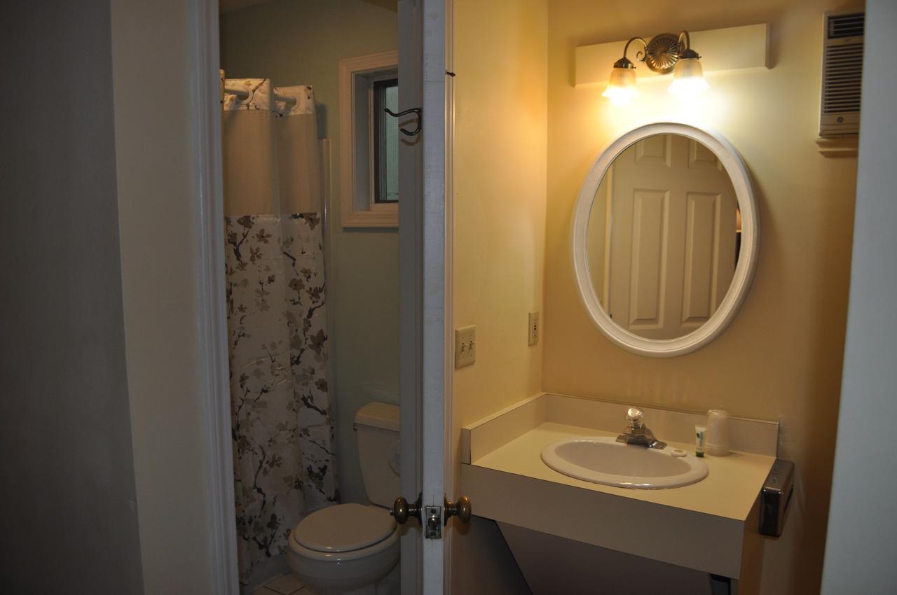 The M-22 Inn Glen Arbor Extérieur photo