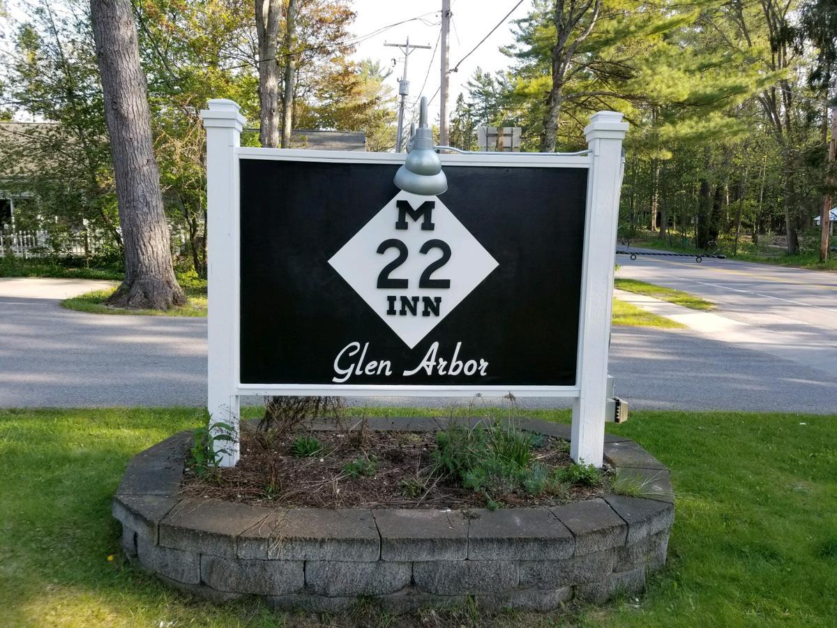 The M-22 Inn Glen Arbor Extérieur photo