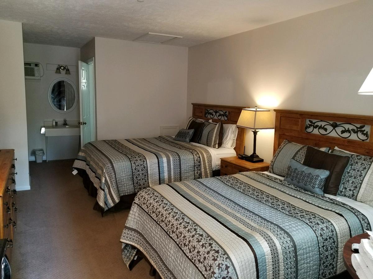 The M-22 Inn Glen Arbor Extérieur photo