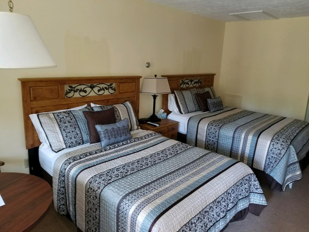 The M-22 Inn Glen Arbor Extérieur photo